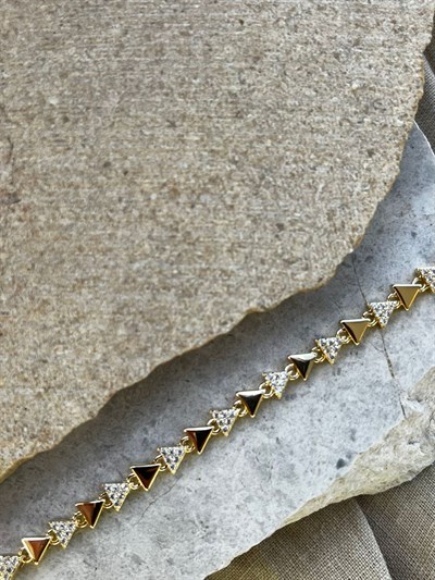 14K Taşlı Örüntü Üçgen Bileklik
