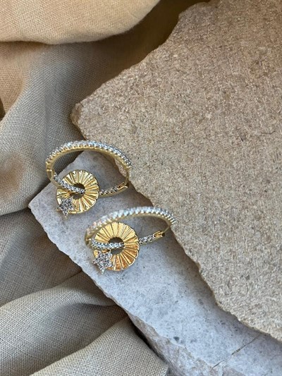 Altın Renkli Birleşik Daireli Yıldızlı Küpe