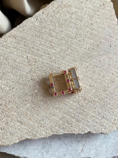 Pembe Küçük Taş Detaylı Kare Küpe