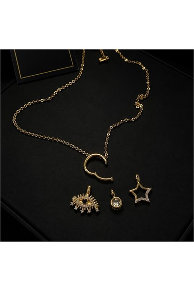 Altın renkli Charm kolye