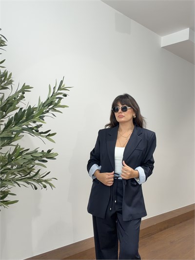 Orijinal Model , Arkası Yırtmaçlı , Lacivert Ceket Takım