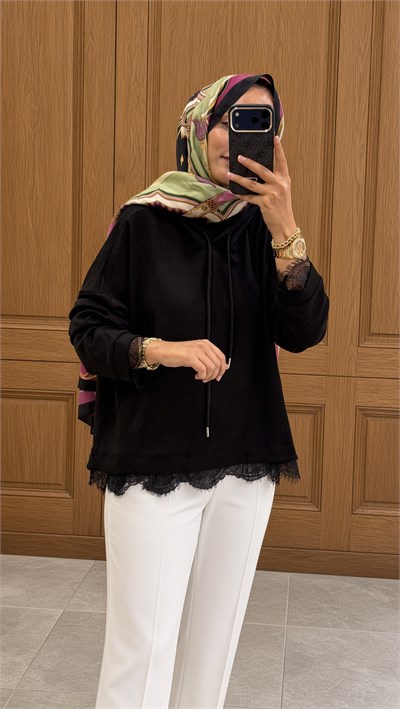 Siyah Dantel Detaylı Kapüşonlu Sweatshirt