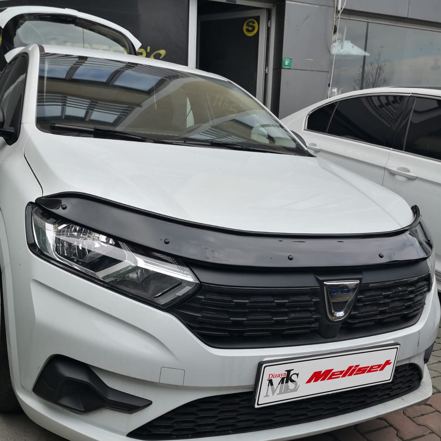 Dacia Sandero Ön Kaput Rüzgarlığı 2021 Yılı ve Sonrasına Uyumludur