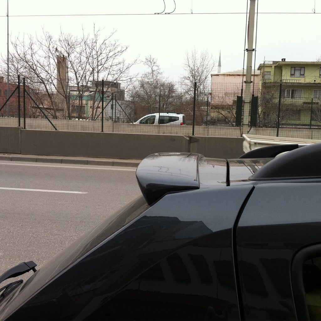 Dacia Sandero Spoiler 2007-2011 Yılı ve Arasına Uyumludur