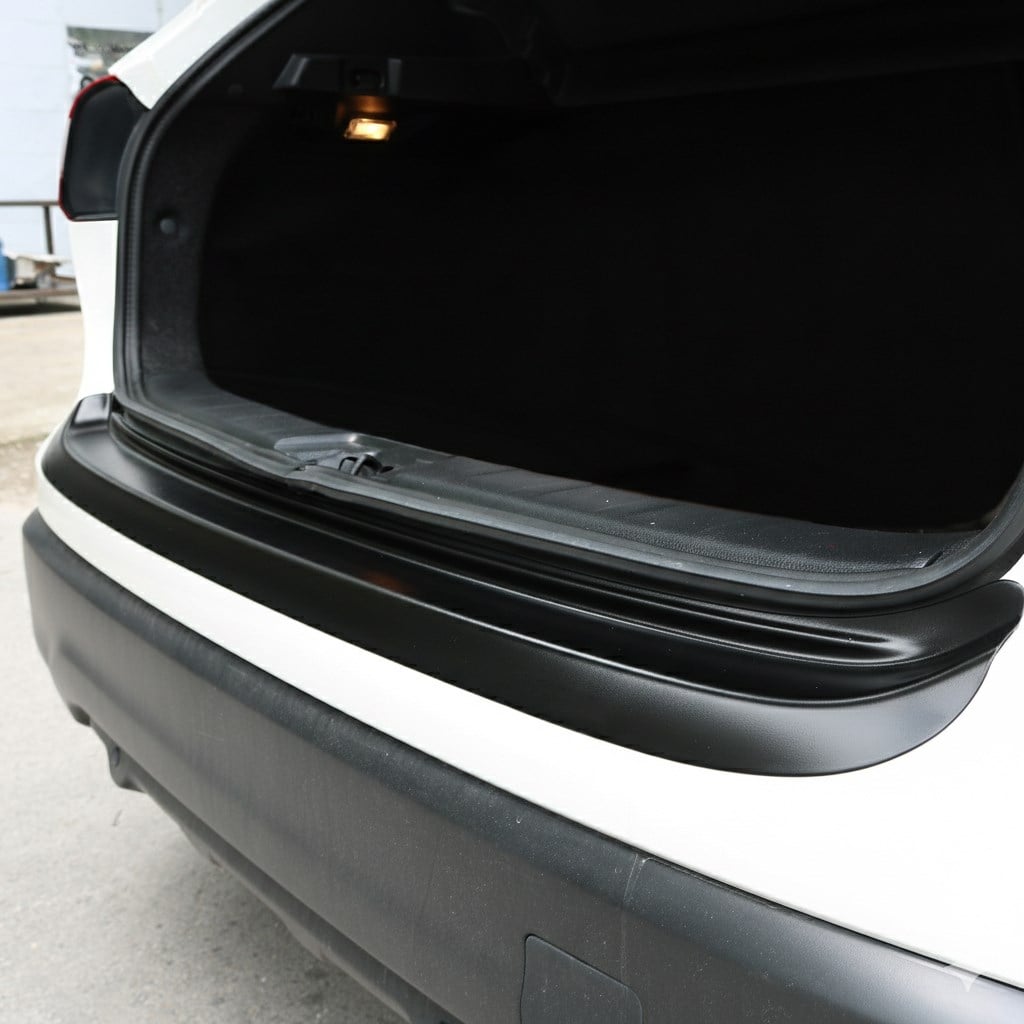 Nissan Qashqai Parlak Siyah Arka Tampon Eşiği 2014-2016 Yılı ve Arasına Uyumludur