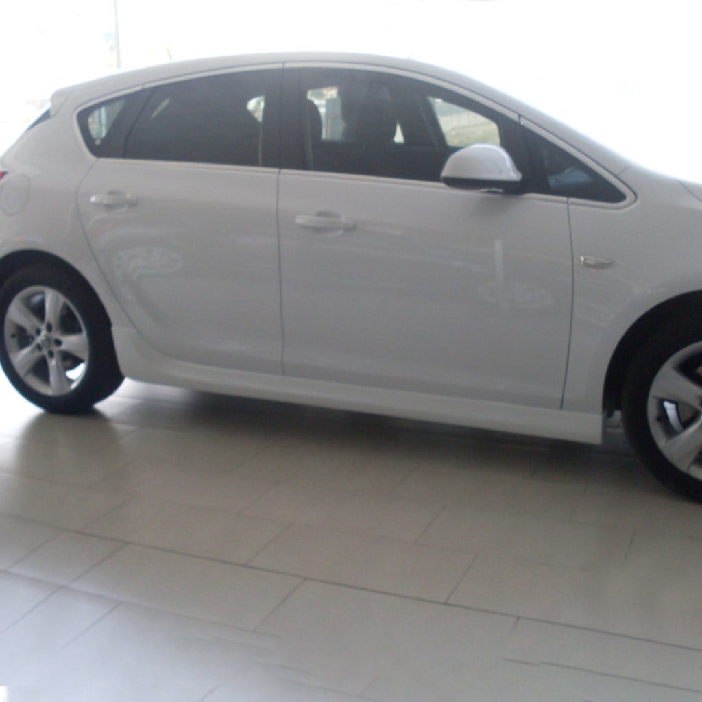 Opel Astra J HB Yan Marşpiel 2010-2015 Yılı ve Arasına Uyumludur