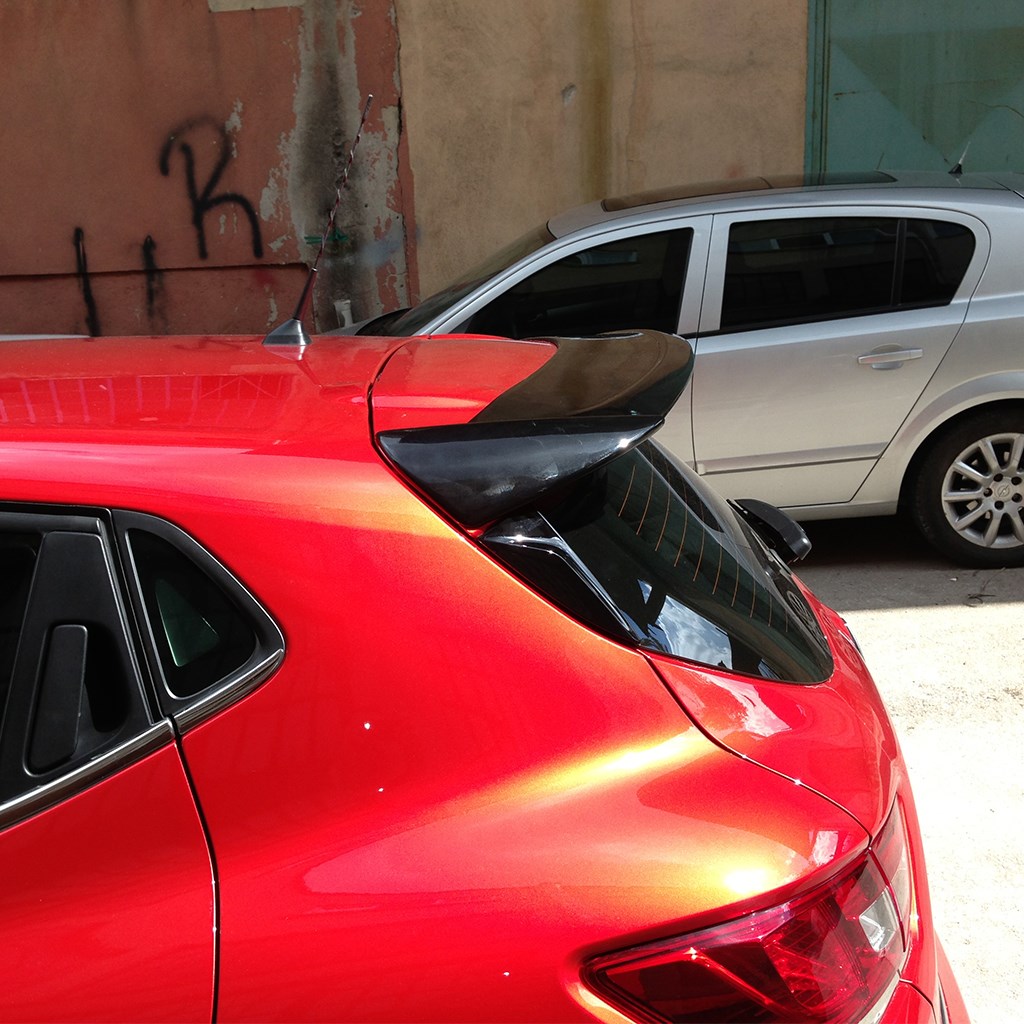 Renault Clio 4 Cam Üstü Spoiler 2012-2018 Yılı ve Arasına Uyumludur