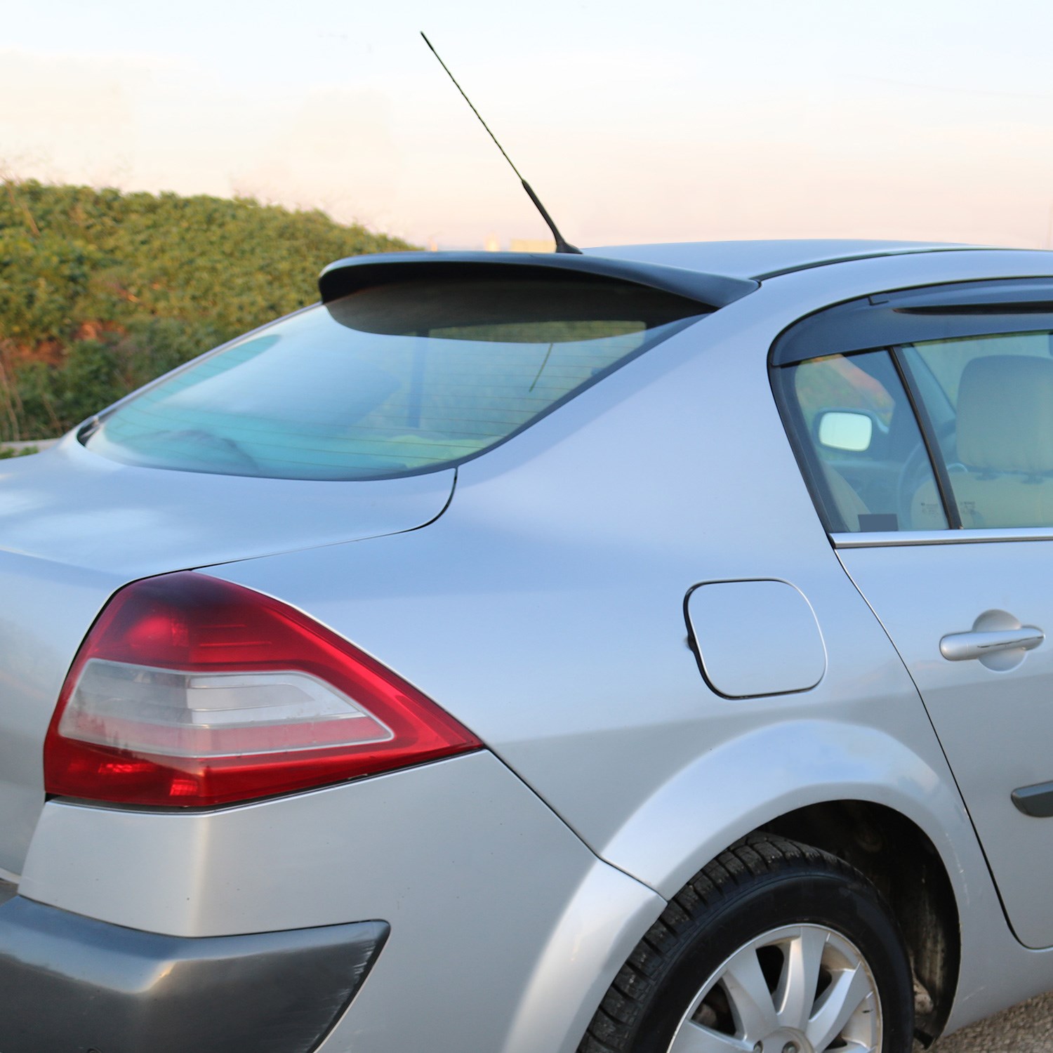 Renault Megane 2 Arka Cam Üstü Spoiler 2003-2008 Yılı ve Arasına Uyumludur