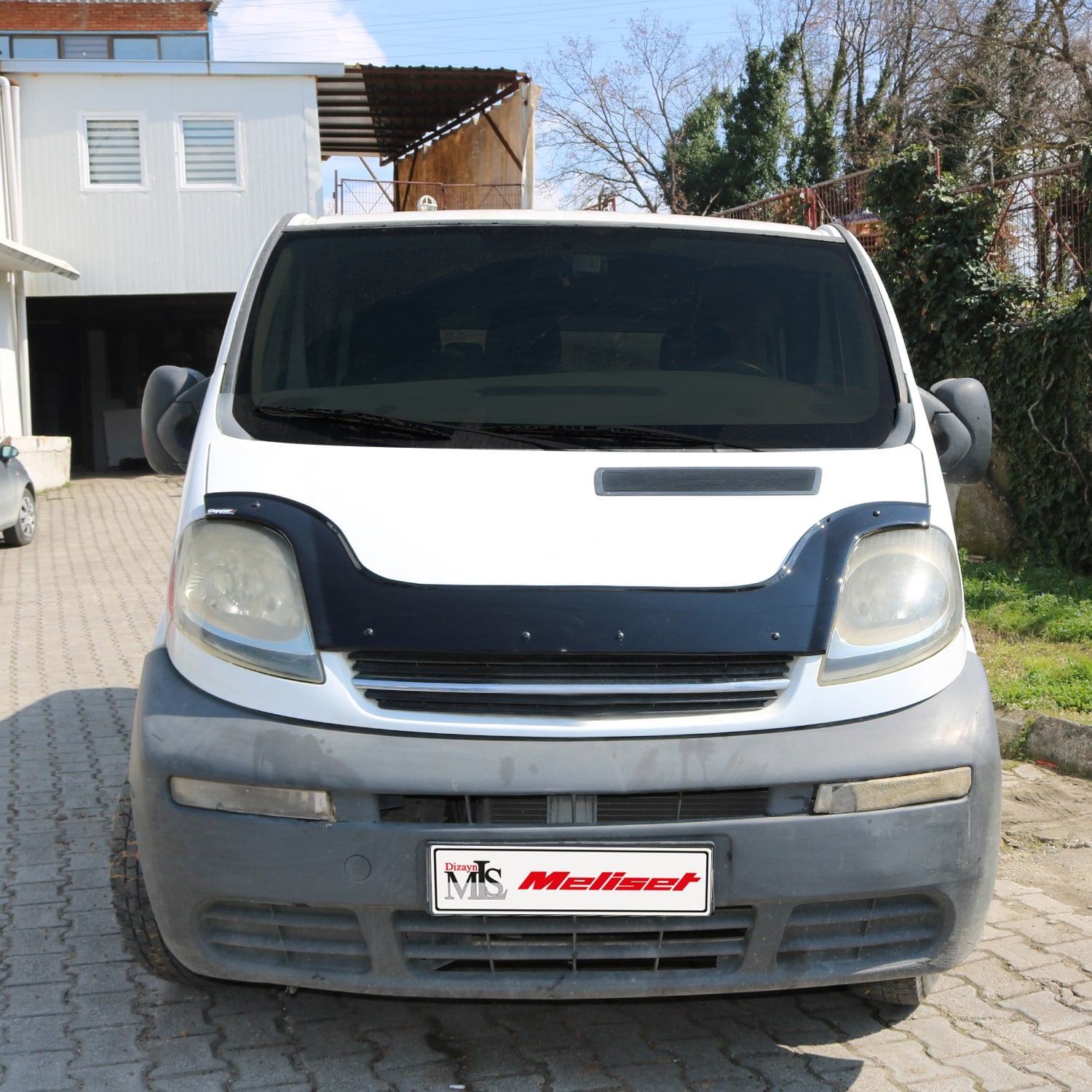 Renault Trafic Ön Kaput Rüzgarlığı 2003-2014 Yılı ve Arasına Uyumludur