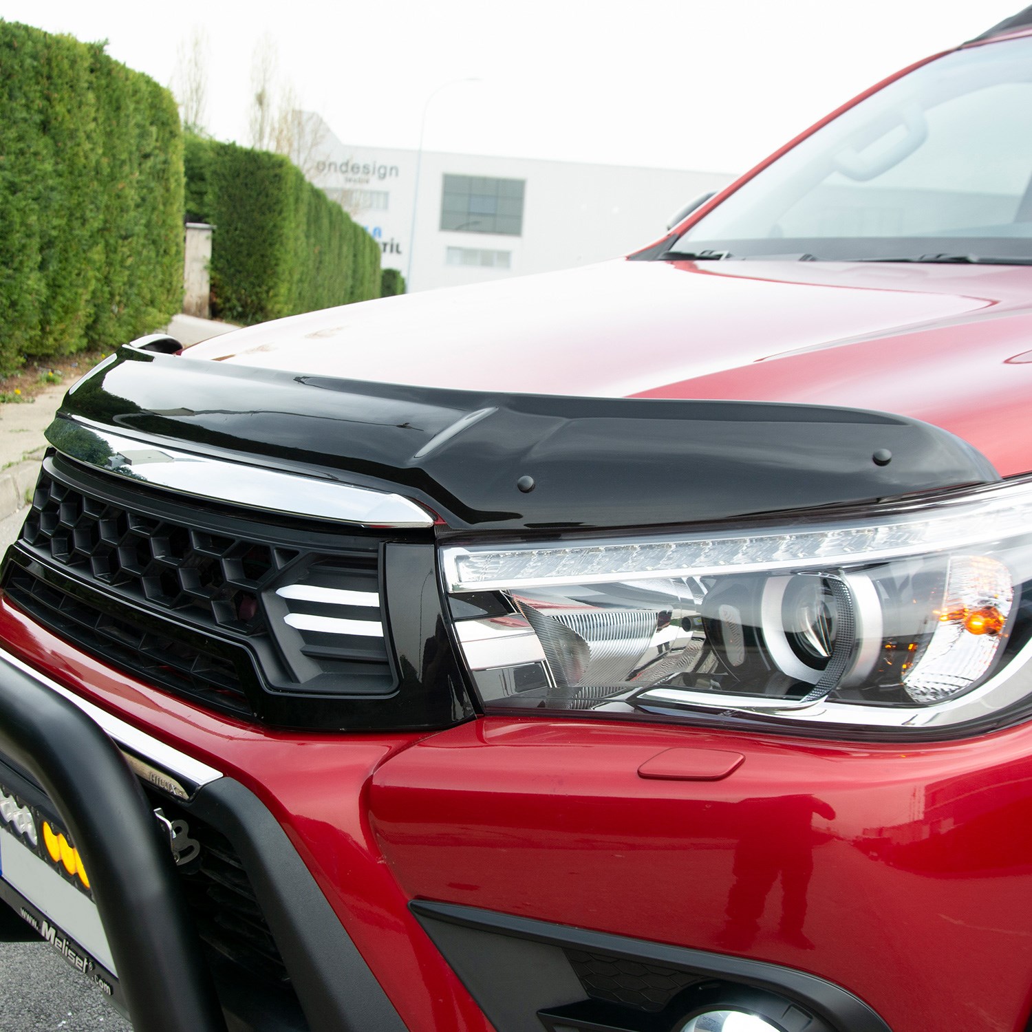 Toyota Hilux Ön Kaput Rüzgarlığı 2015-2020 Yılı ve Arasına Uyumludur