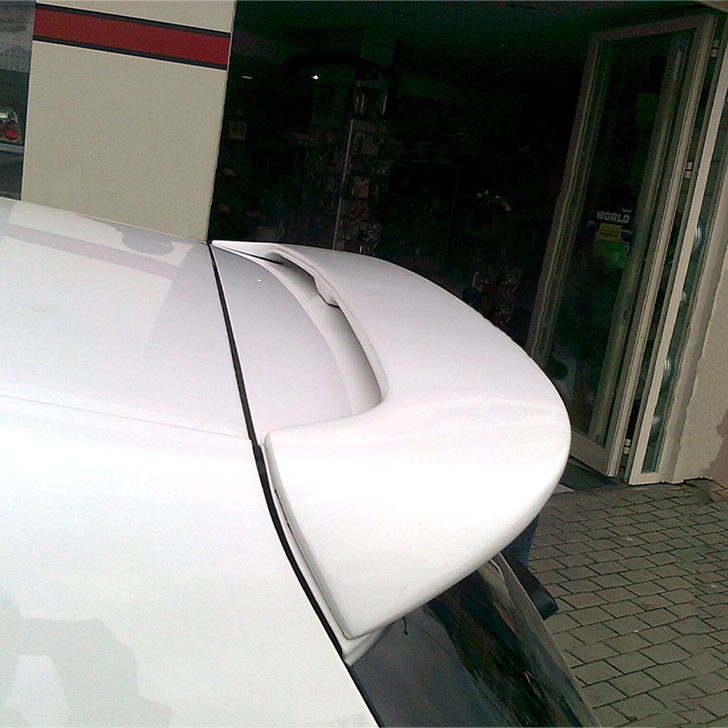 Volkswagen Golf 6 Cam Üstü Spoiler 2009-2012 Yılı ve Arasına Uyumludur