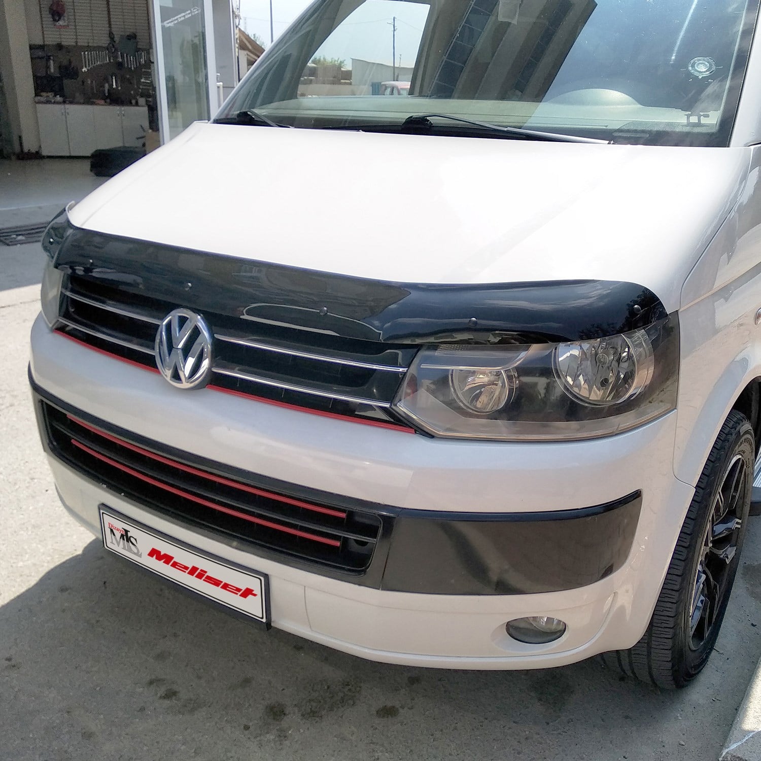 Volkswagen Transporter T5 Ön Kaput Rüzgarlığı 2010-2014 Yılı ve Arasına Uyumludur