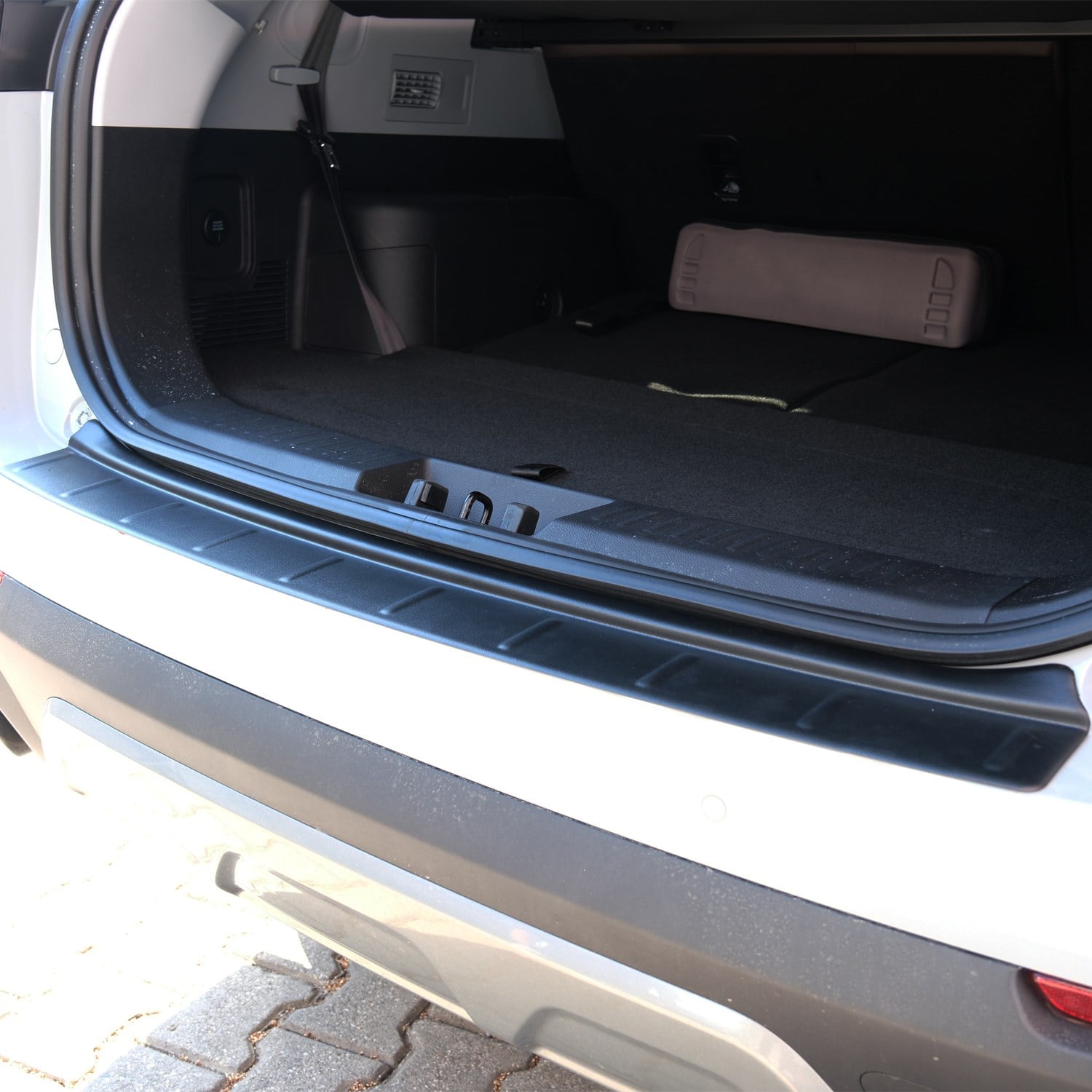 Chery Tiggo 8 Pro Mat Siyah Arka Tampon Eşiği 2023 Yılı ve Sonrasına Uyumludur