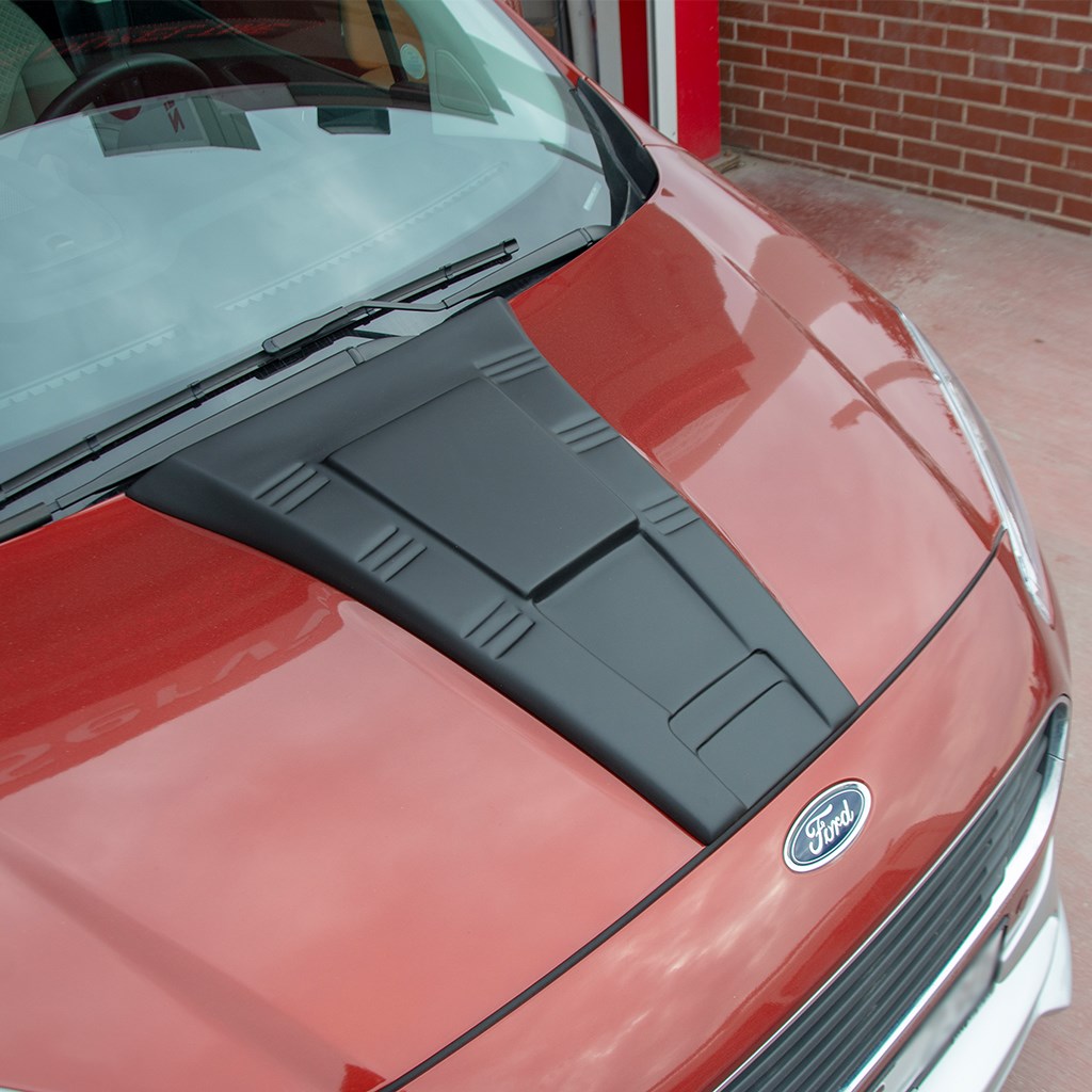 Ford Tourneo Courier Ön Kaput Üstü Scoop 2014-2024 Yılı ve Arasına Uyumludur