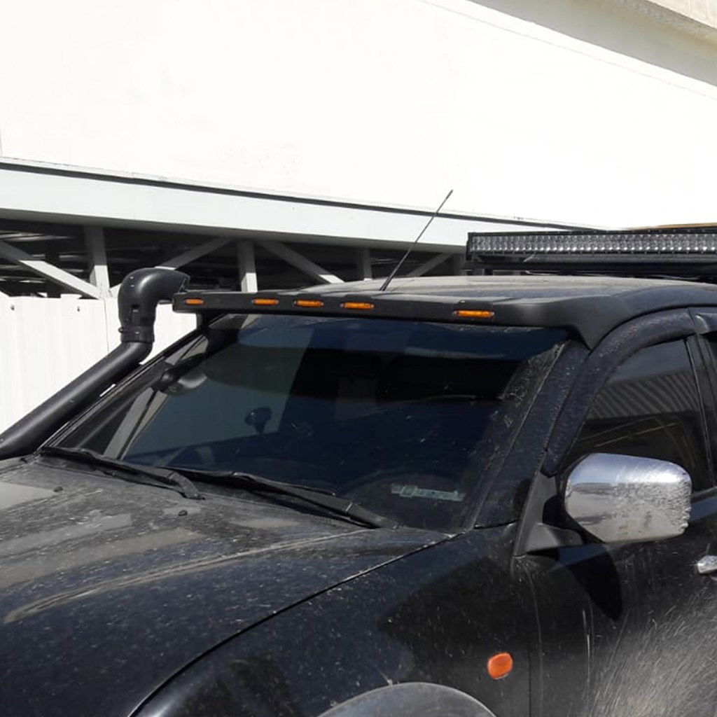 Mitsubishi L200 Işılı Ön Siperlik 2005-2014 Yılı ve Arasına Uyumludur