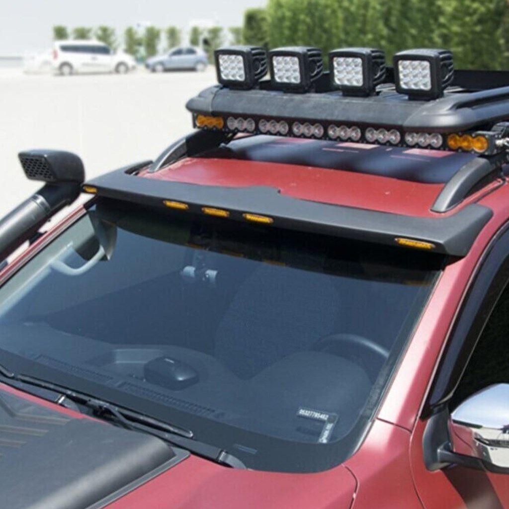 Nissan Navara Işıklı Ön Siperlik 2015-2018 Yılı ve Arasına Uyumludur