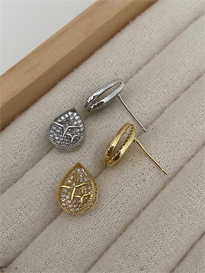 Özel Seri Yıldız Detaylı Üç Boyutlu Minimal Küpe