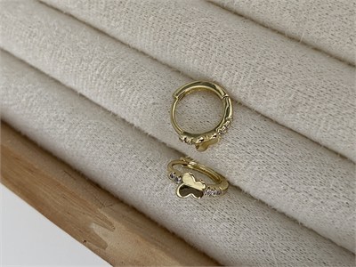 Özel Seri Sıralı Taşlı Küçük Kelebek Figür Minimal Küpe