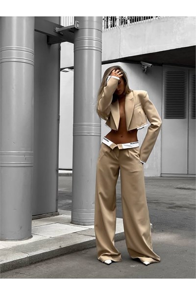 Kadın Detaylı Crop Blazer Ceket ve Geniş Paça Pantolon Takımı