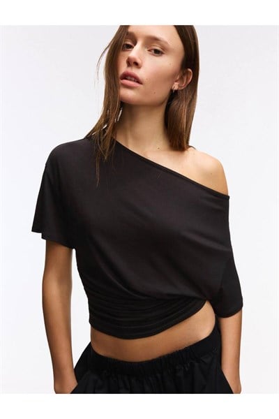 Kadın Siyah Yarasa Kol Drapeli Crop Bluz