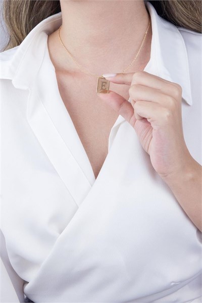 Gold-Plated E Letter Necklace