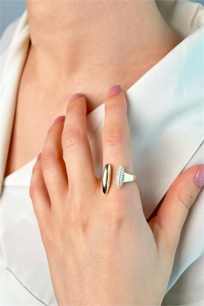 Asymmetric Zircon Stone Split Ring - Gold