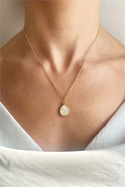 White Drop Detail Gold Chain Necklace