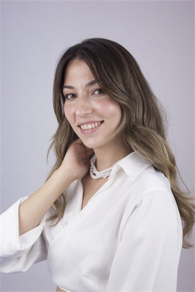 White Pearl Spiral Design Necklace