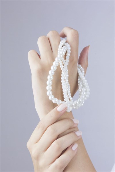 White Pearl Spiral Design Necklace