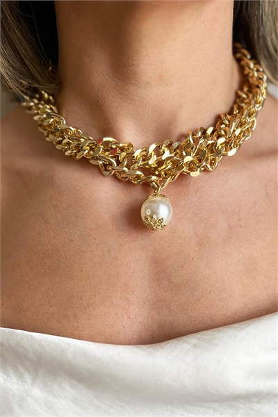 Large Pearl Detailed Triple Choker Necklace
