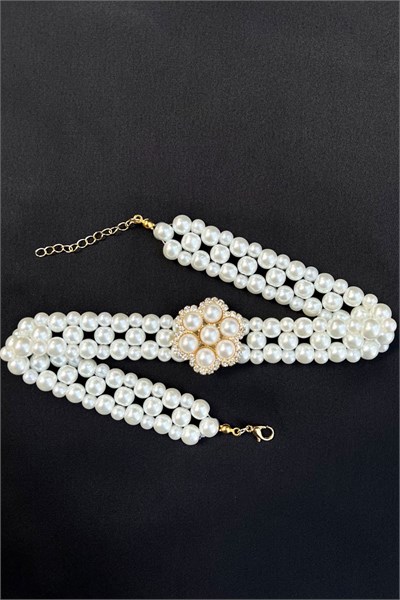 Flower Detailed White Choker Pearl Necklace