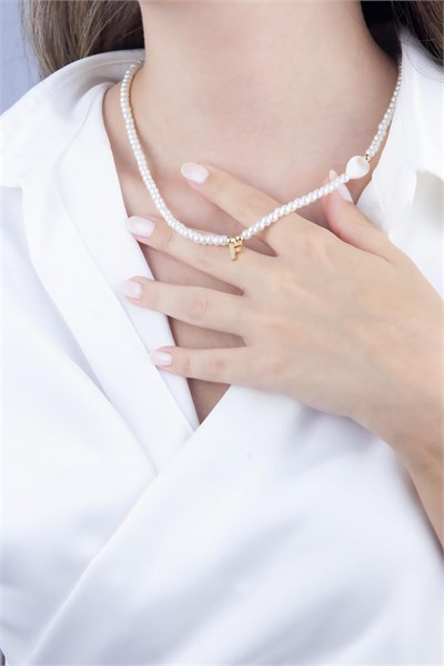 F Letter White Pearl Design Necklace