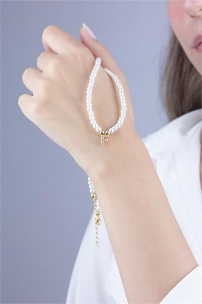 F Letter White Pearl Design Necklace