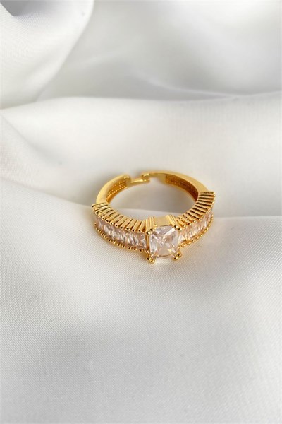 Gold Zircon Stone Detail Ring