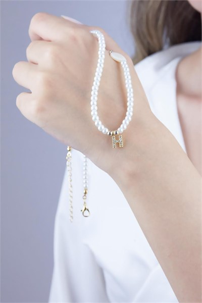 H Letter White Pearl Design Necklace