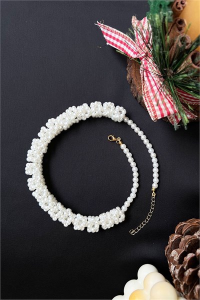 Pearl Balls Detailed Necklace