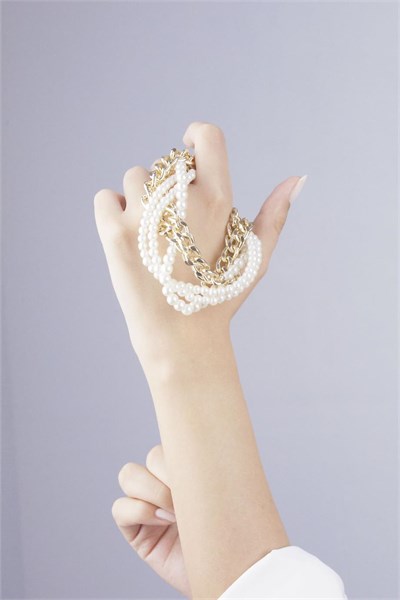 Pearl and Chain Spiral Necklace