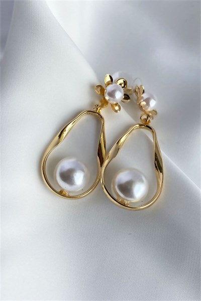 Pearl Dangle Gold Earrings