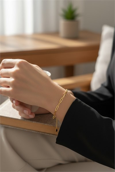 Engraved Paperclip Model Xuping Non-Tarnish Gold Womens Bracelet