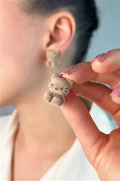 Velvet Cat Earrings - Light Brown