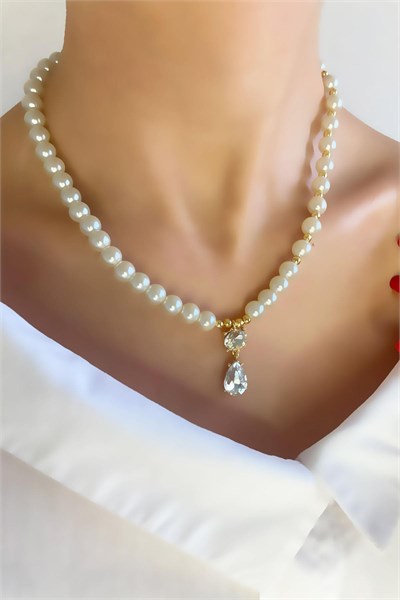 Crystal Winged Dorica Detailed Pearl Necklace - White
