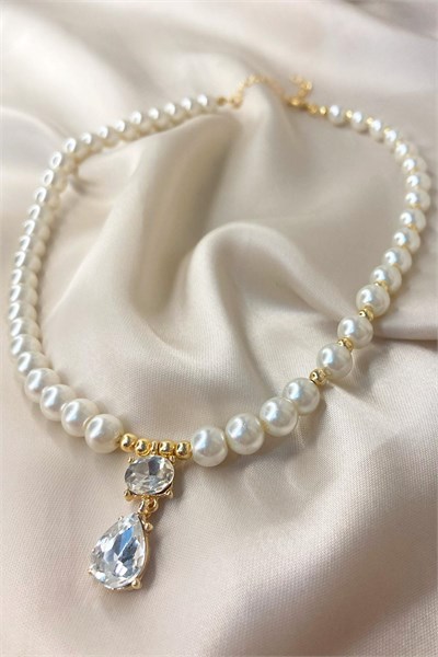 Crystal Winged Dorica Detailed Pearl Necklace - White