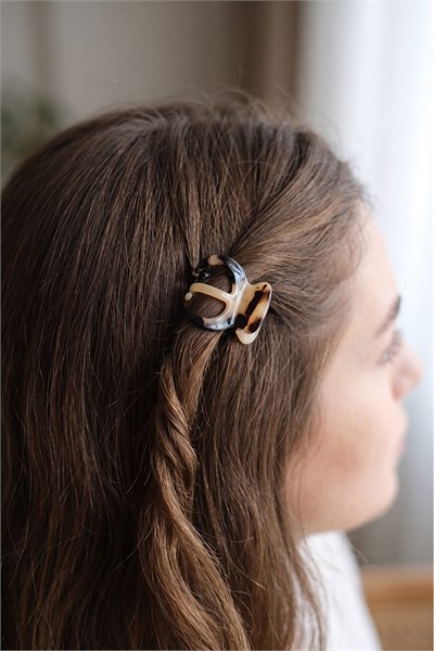 Classic Minimalist Bone-Style Hair Claw Clip - Beige