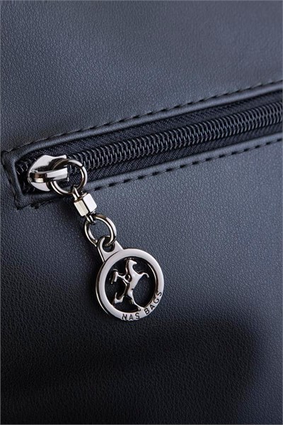 Nas Bag Womens Shoulder Bag - Black