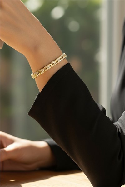 Knitted Jeweler Model Xuping Non-Tarnish Bracelet – Gold | Elegant, Durable, and Glittering Design
