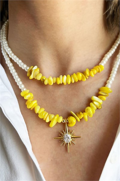 Yellow Crushed Natural Stone North Star Detail Double Pearl Necklace
