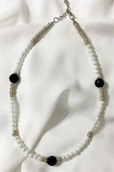 Black Bead Detail Pearl Necklace
