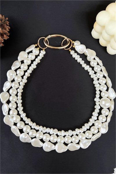 Design White Color Pearl Necklace