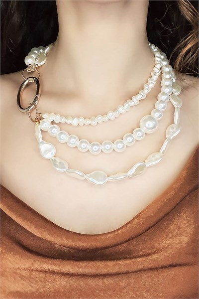 Design White Color Pearl Necklace