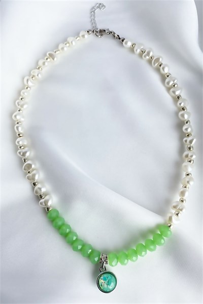 Green Stone Pearl Necklace